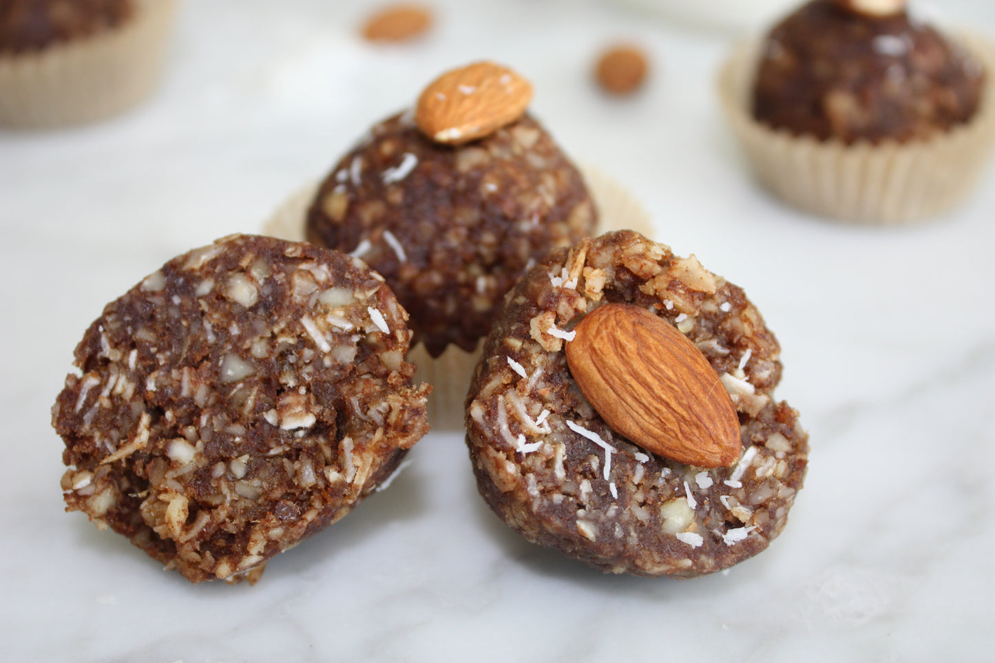 RAW VEGAN CINNAMON COCONUT BITES